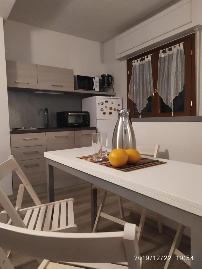 Appartamento In Villa Con Giardino A 300M Dal Lago Maggiore 卡斯特尔图-苏帕提茨诺 外观 照片